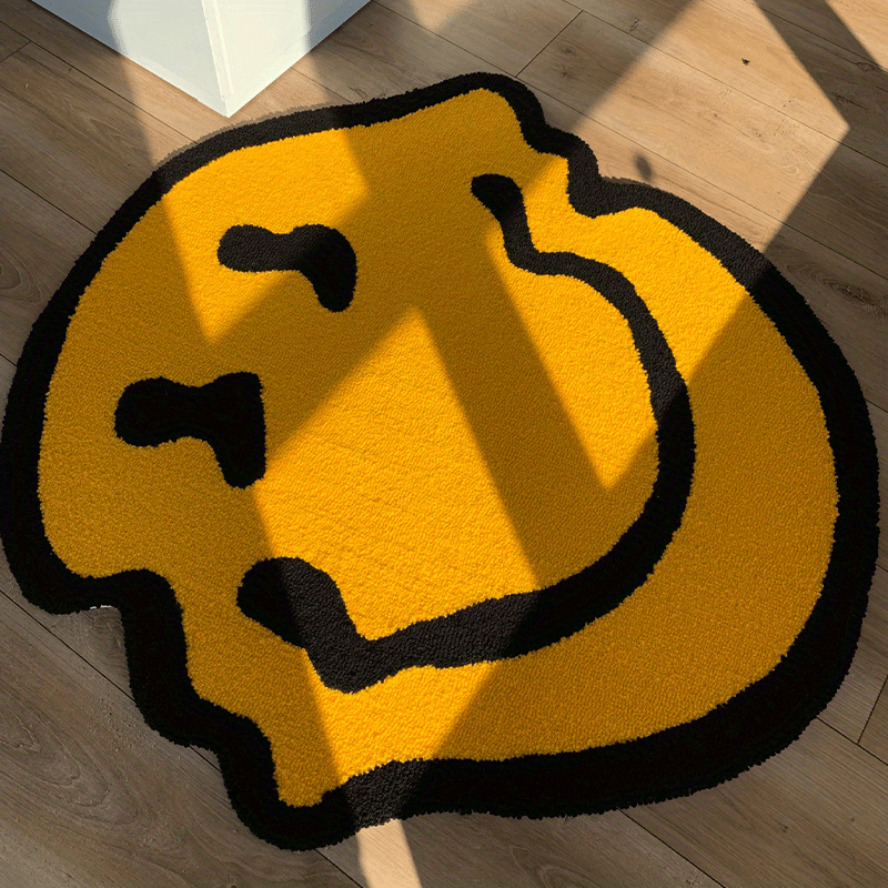 Alfombra de Peluche Hecha a Mano - Diseño con Cara Sonriente (/Beige) y Pelo Suave, Rayas Irregulares en una Feliz e Alegre Expresión Facial (Ojos Sorridentes) para Habitación, Dormitorio o Baño. Base Antideslizante Fácil de Limpiar