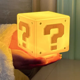 Estatua de Super Bro con punto de interrogación, figura de Anime con carga USB Kawaii, escultura de jugador multifunción, adorno de pared, decoración del hogar
